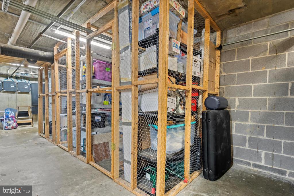 400 MADISON STREET Unit: 802