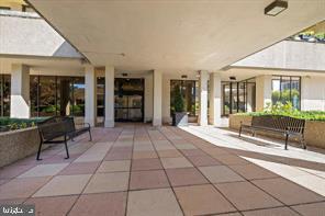 400 MADISON STREET Unit: 802