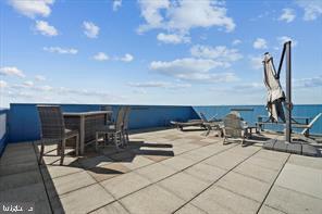 400 MADISON STREET Unit: 802
