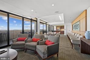400 MADISON STREET Unit: 802