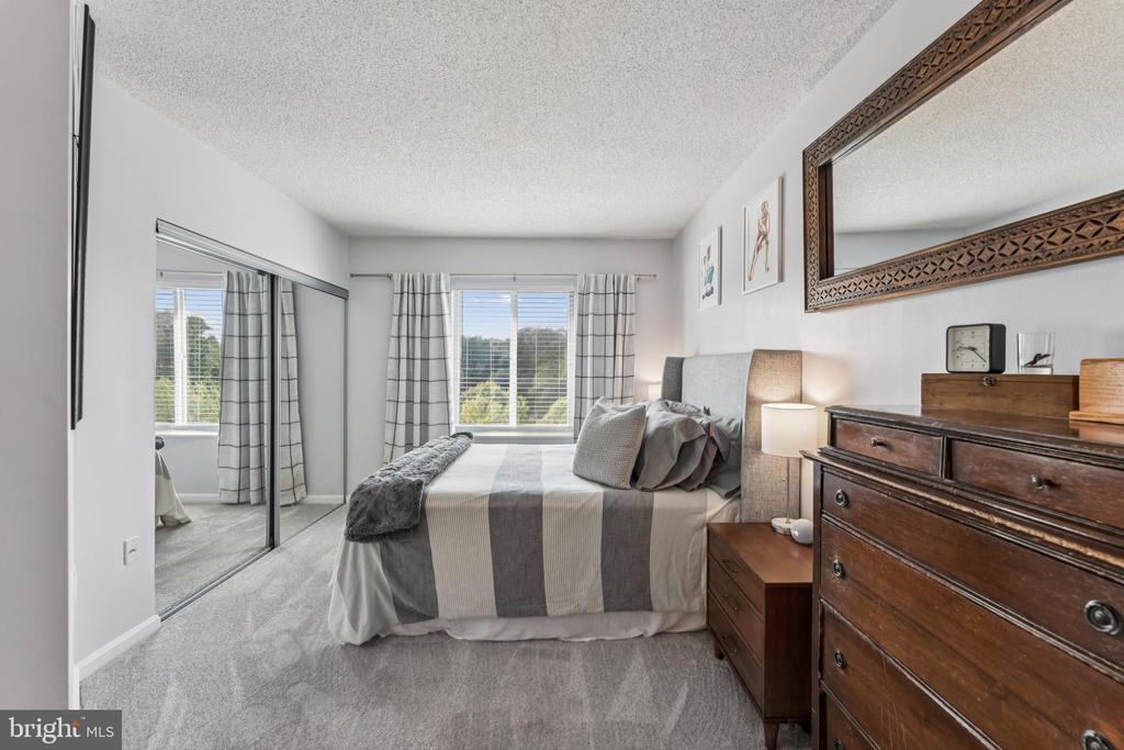 3101 N HAMPTON DRIVE Unit: 709