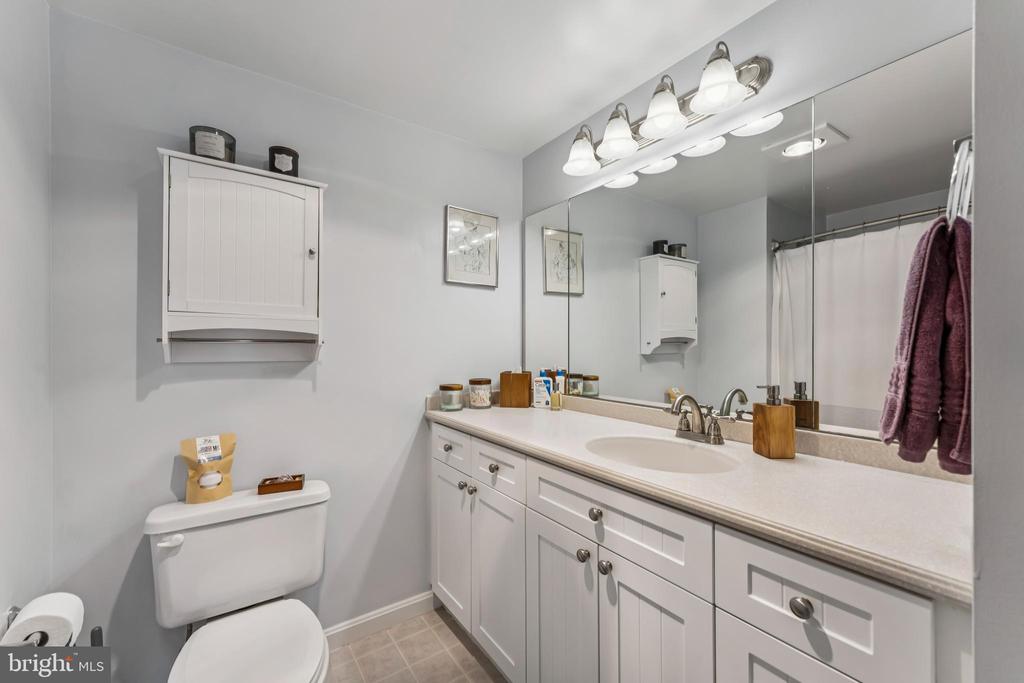 3101 N HAMPTON DRIVE Unit: 709