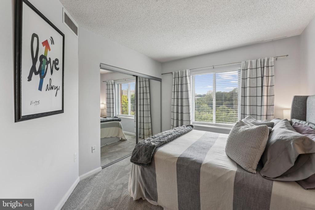 3101 N HAMPTON DRIVE Unit: 709
