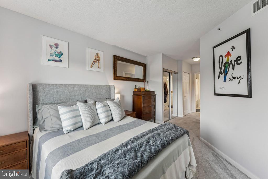 3101 N HAMPTON DRIVE Unit: 709