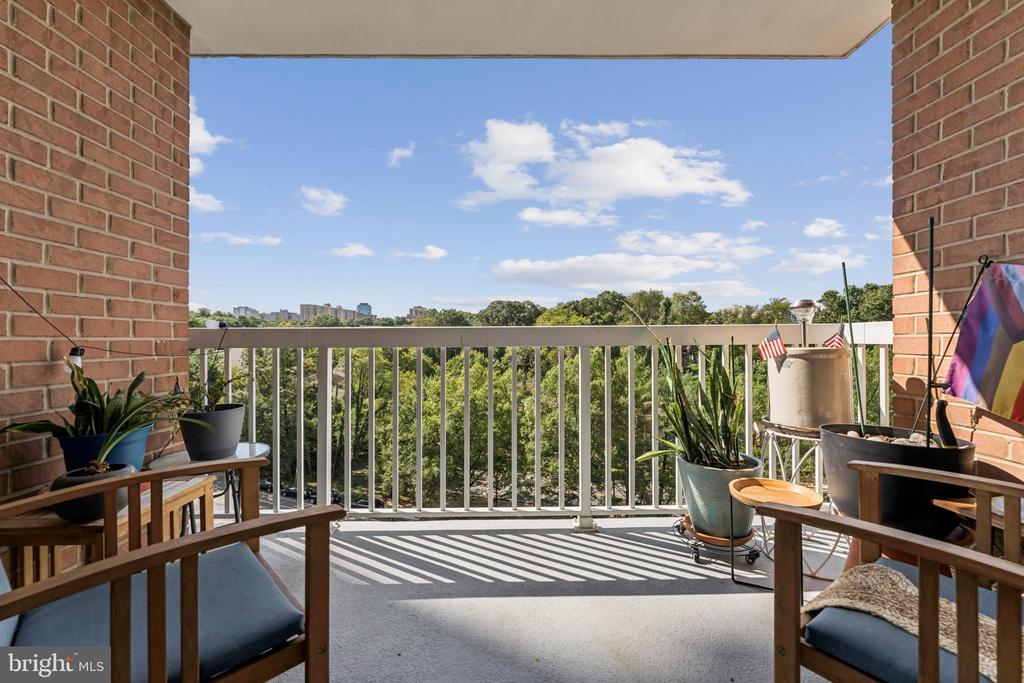 3101 N HAMPTON DRIVE Unit: 709