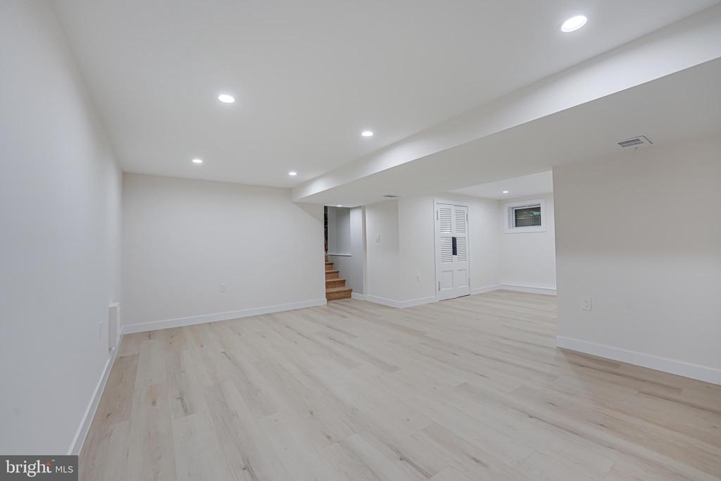 6351 CROSSWOODS DRIVE