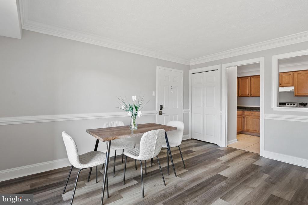 7952 SEVEN WOODS DRIVE Unit: D