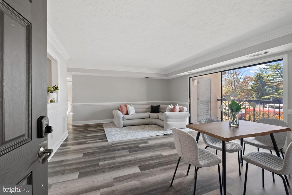 7952 SEVEN WOODS DRIVE Unit: D
