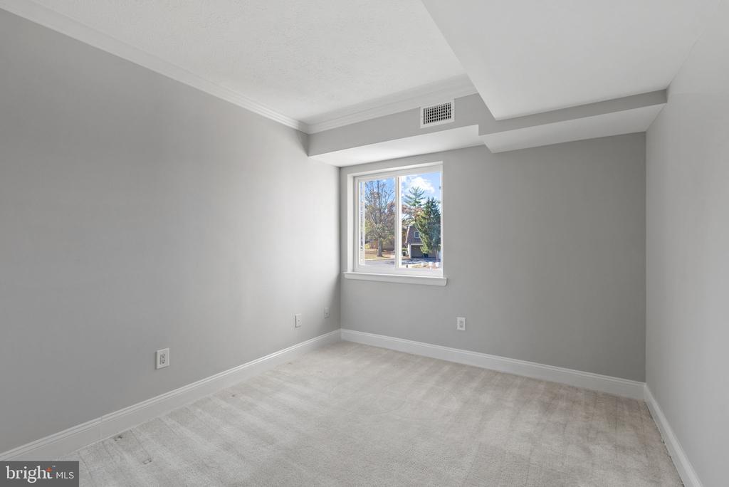 7952 SEVEN WOODS DRIVE Unit: D