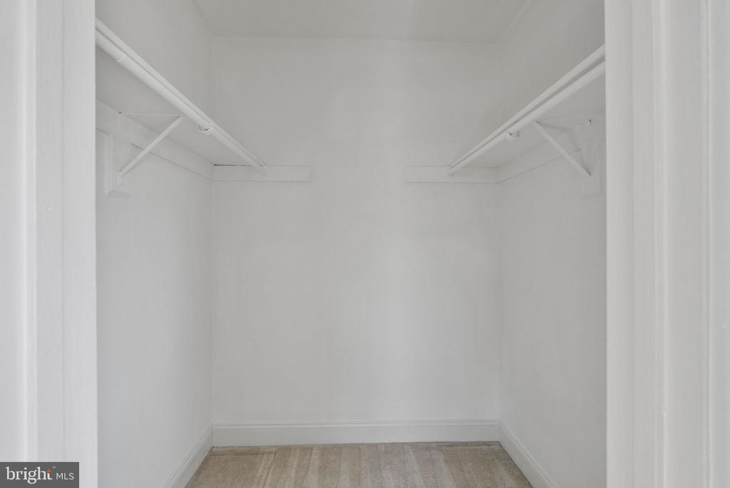 7952 SEVEN WOODS DRIVE Unit: D