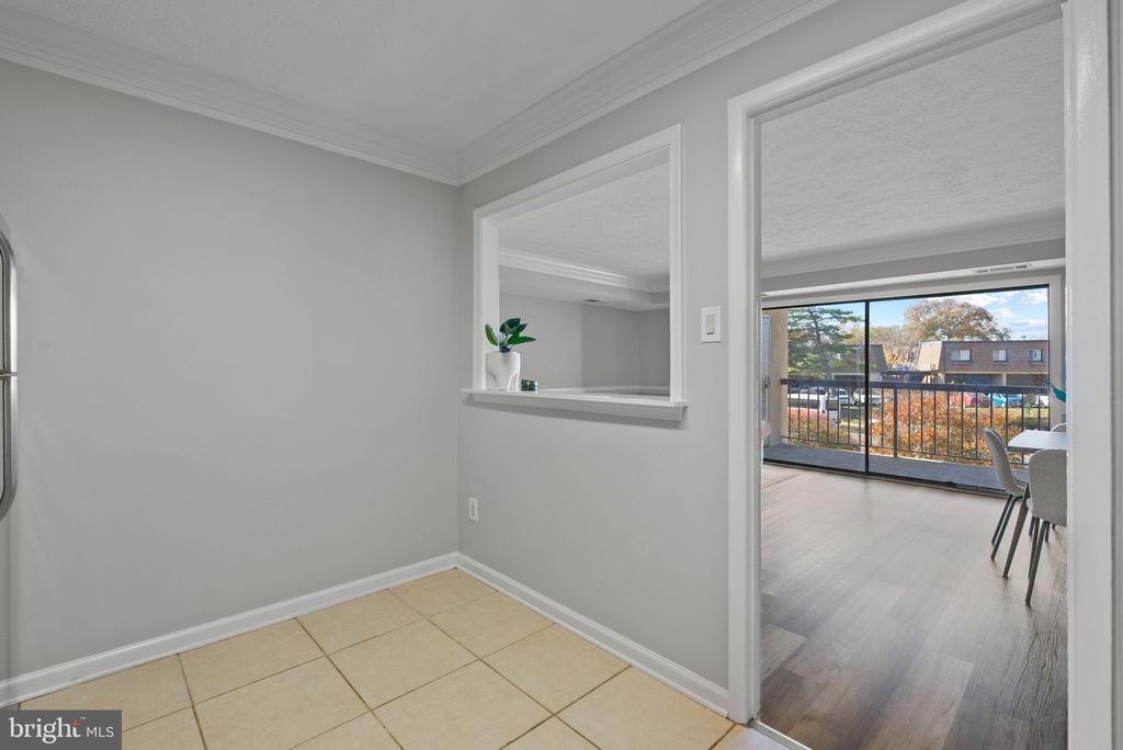 7952 SEVEN WOODS DRIVE Unit: D