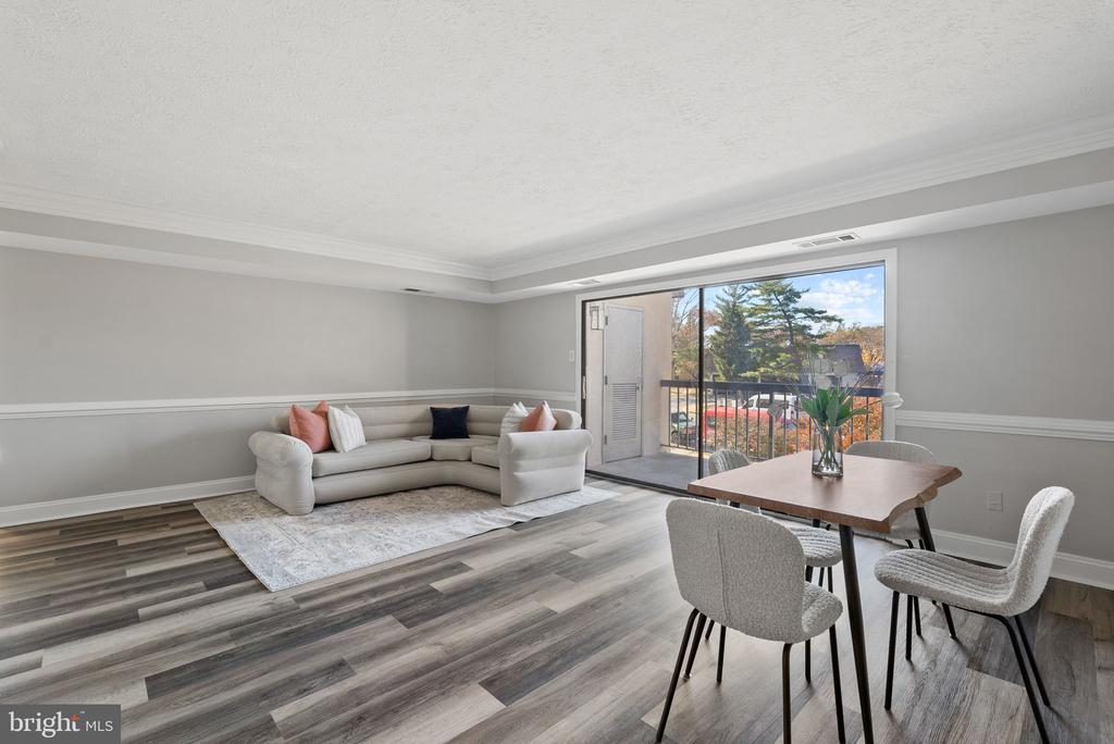 7952 SEVEN WOODS DRIVE Unit: D