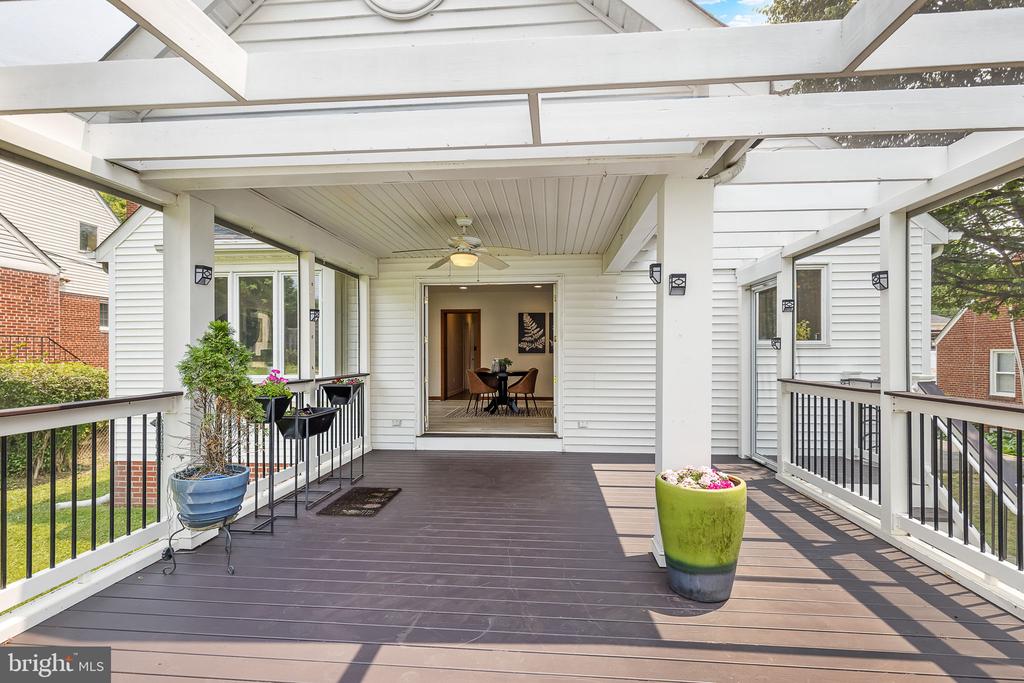 2914 LAWRENCE DRIVE