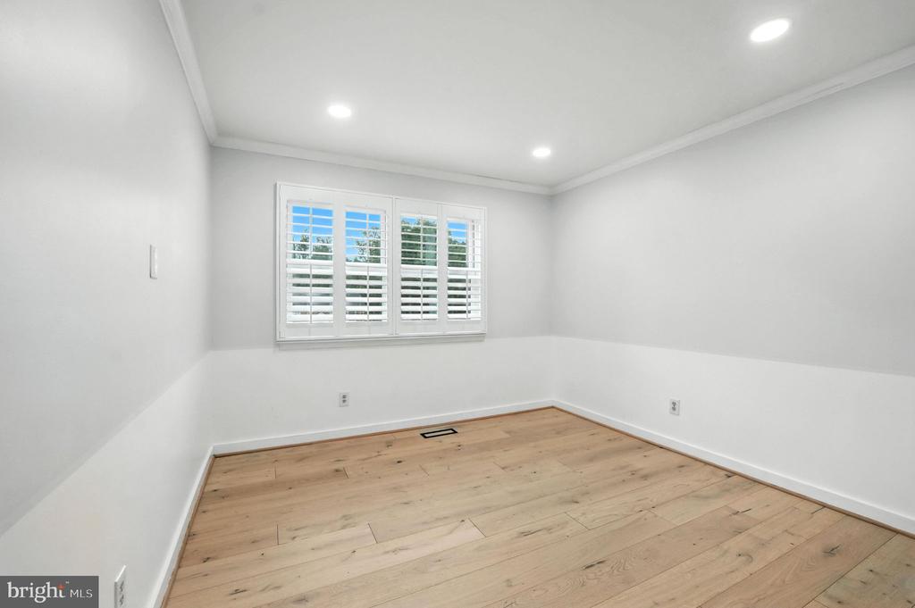 7000 SOUTHRIDGE DRIVE