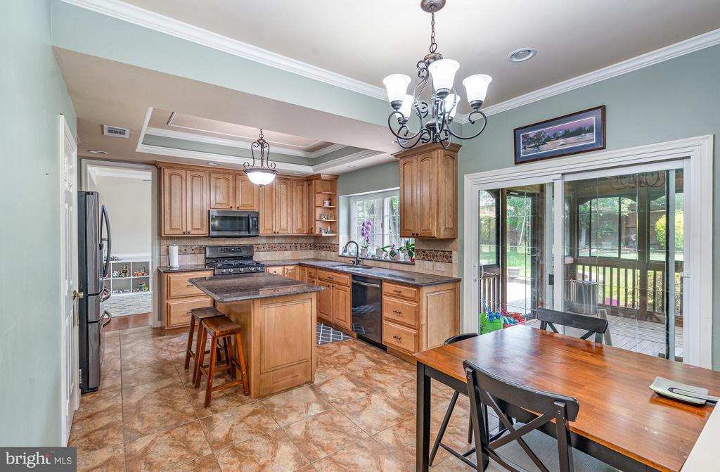 2675 MAPLE RIDGE DRIVE