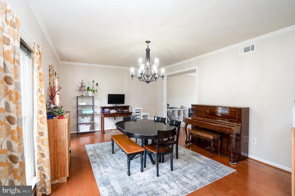 2675 MAPLE RIDGE DRIVE