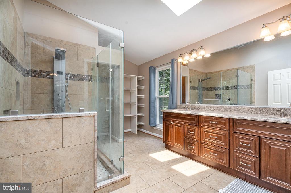 2675 MAPLE RIDGE DRIVE