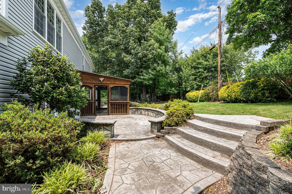 2675 MAPLE RIDGE DRIVE