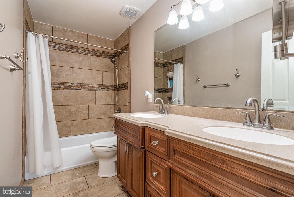 2675 MAPLE RIDGE DRIVE