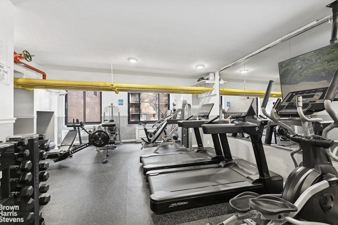 300 ALBANY Street 2D