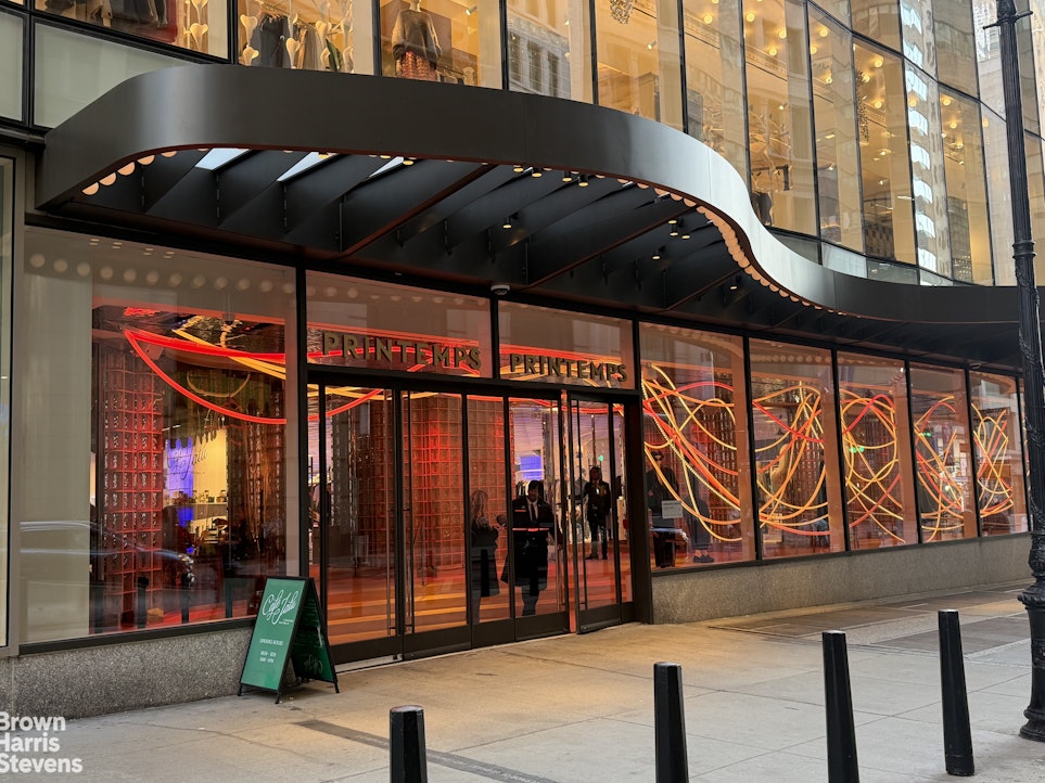 300 ALBANY Street 2D
