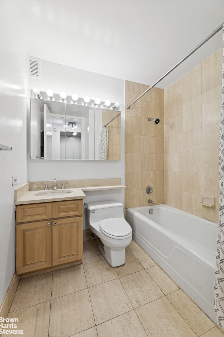 300 ALBANY Street 2D