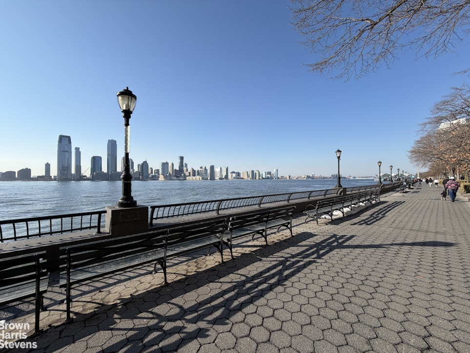 300 ALBANY Street 2D