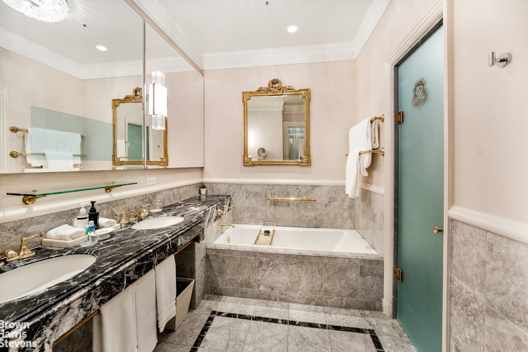 2 E 55TH Street 835/31