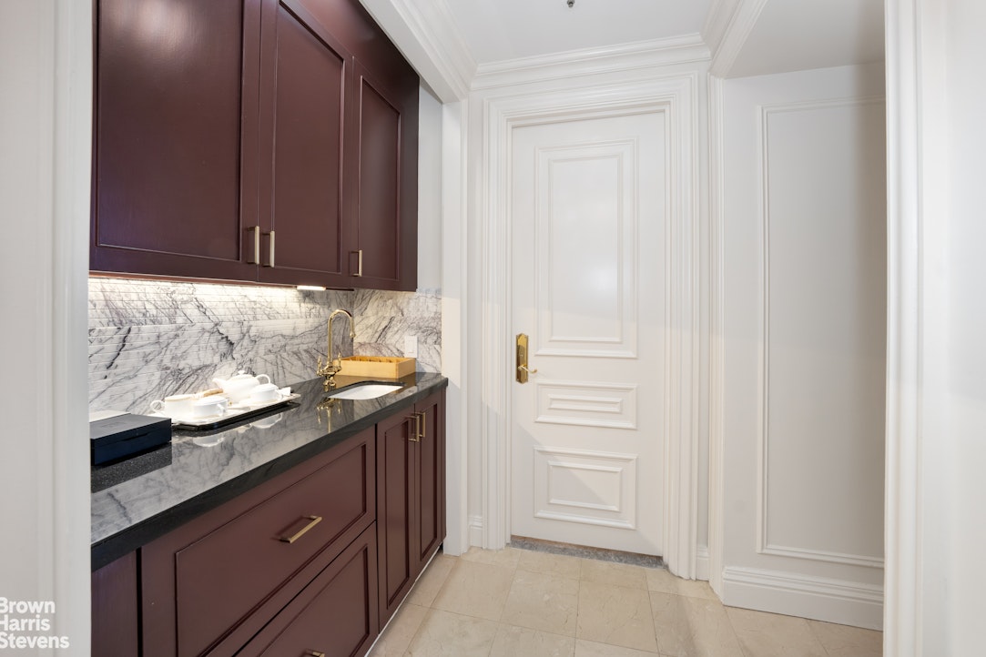 2 E 55TH Street 835/31