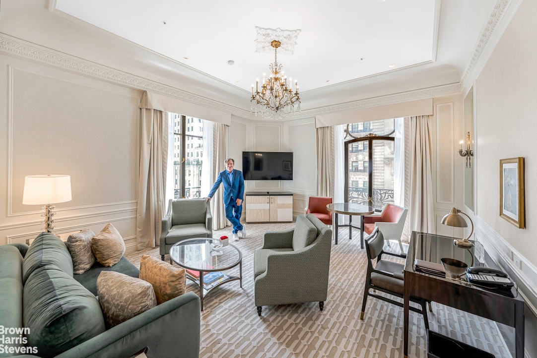 2 E 55TH Street 901