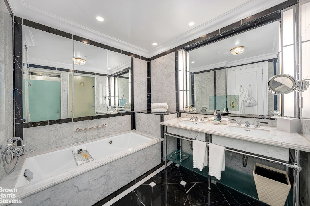 2 E 55TH Street 901
