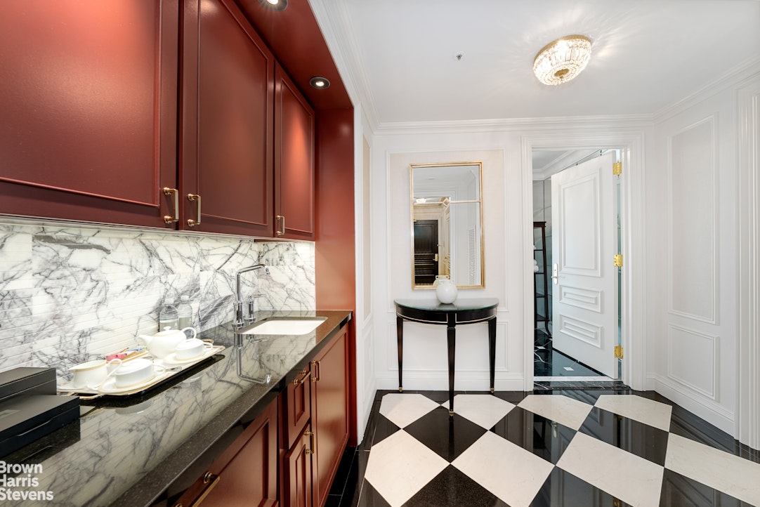 2 E 55TH Street 901