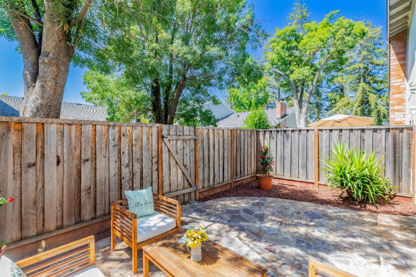 548 W Latimer AVE