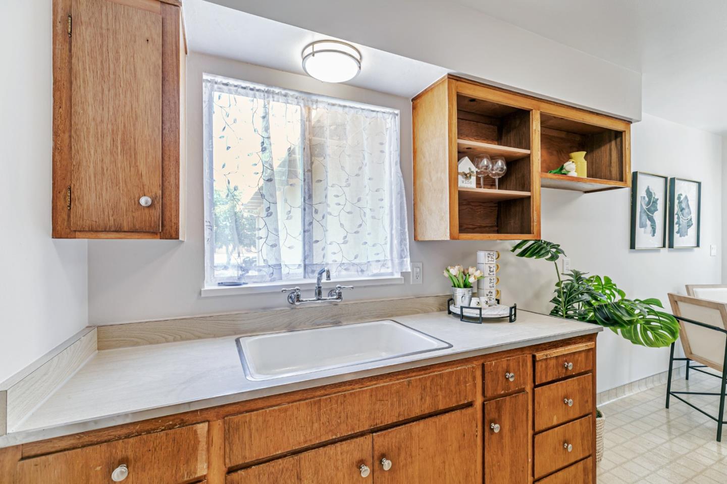 1334 Klamath DR