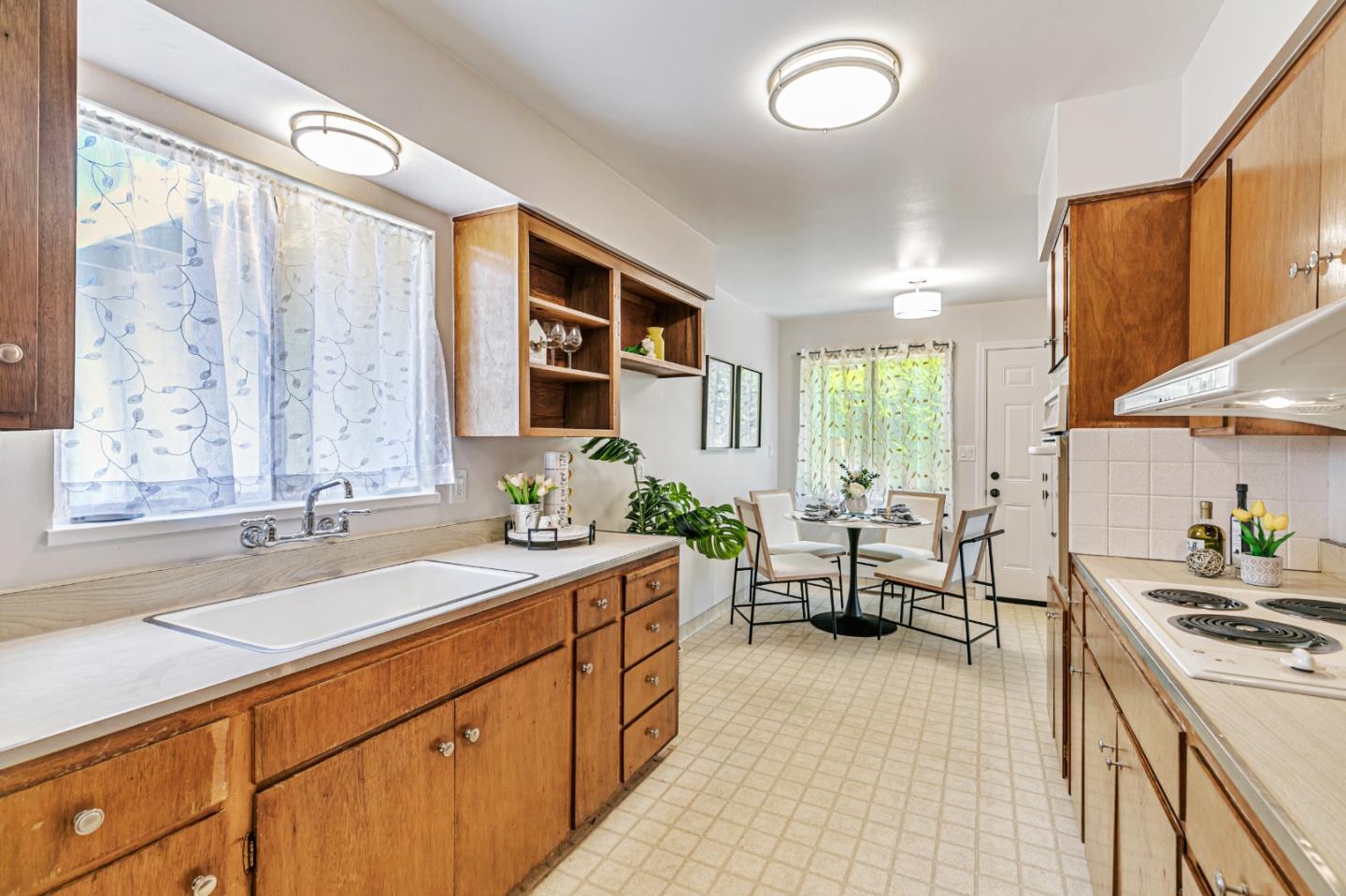 1334 Klamath DR