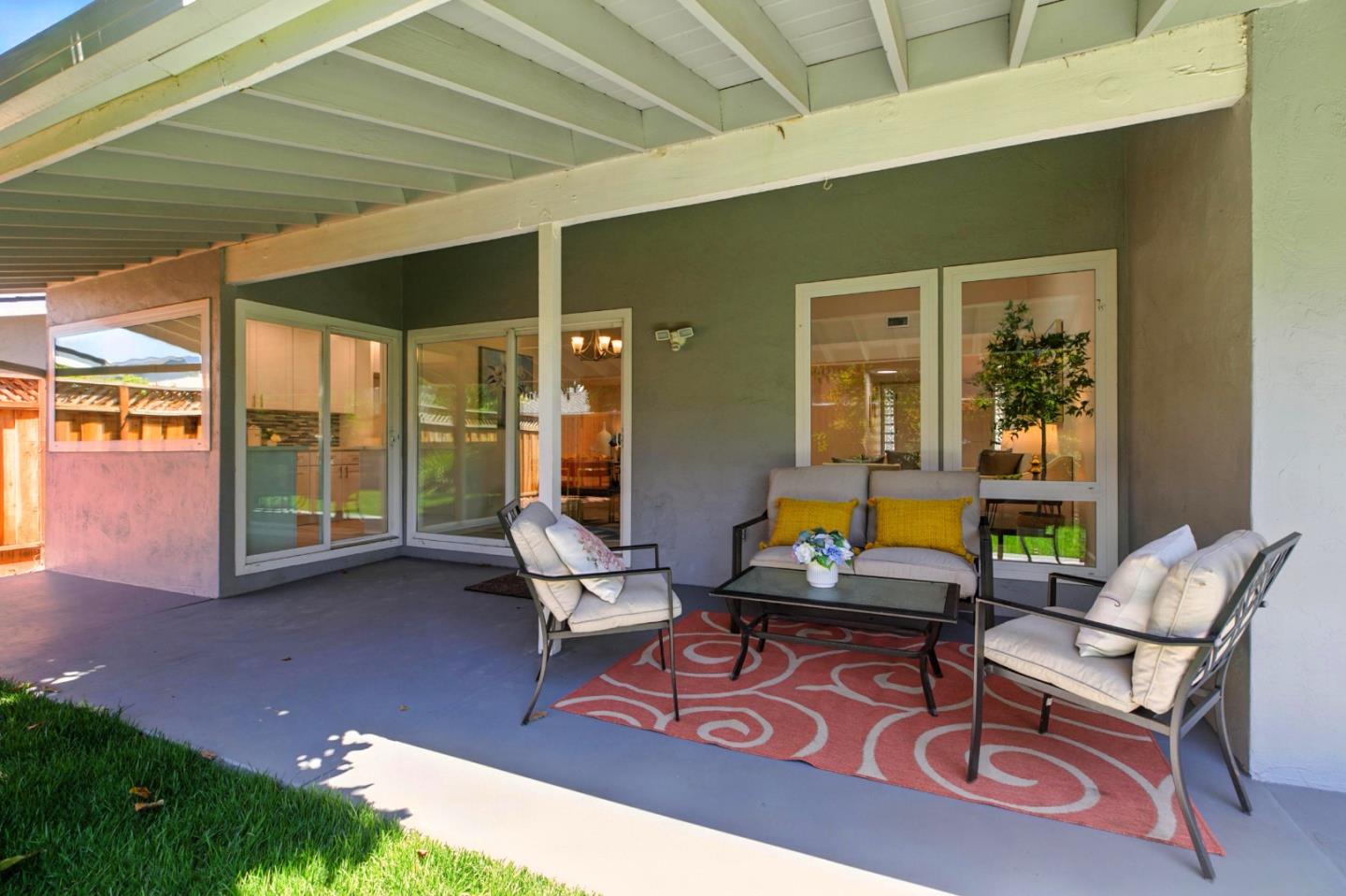266 El Portal Way