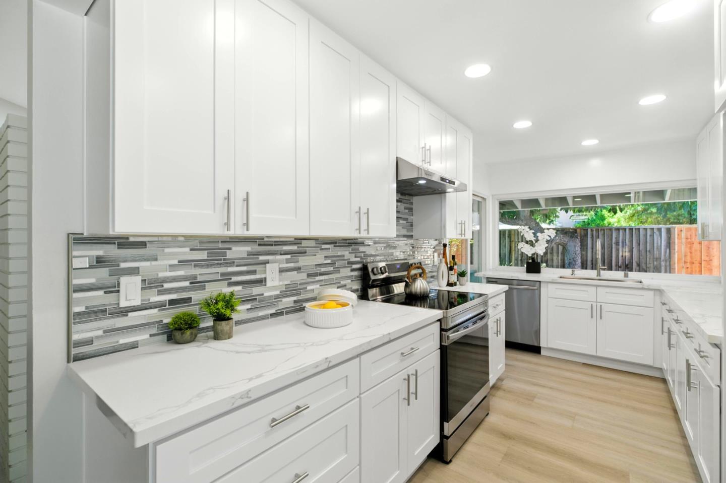 266 El Portal Way