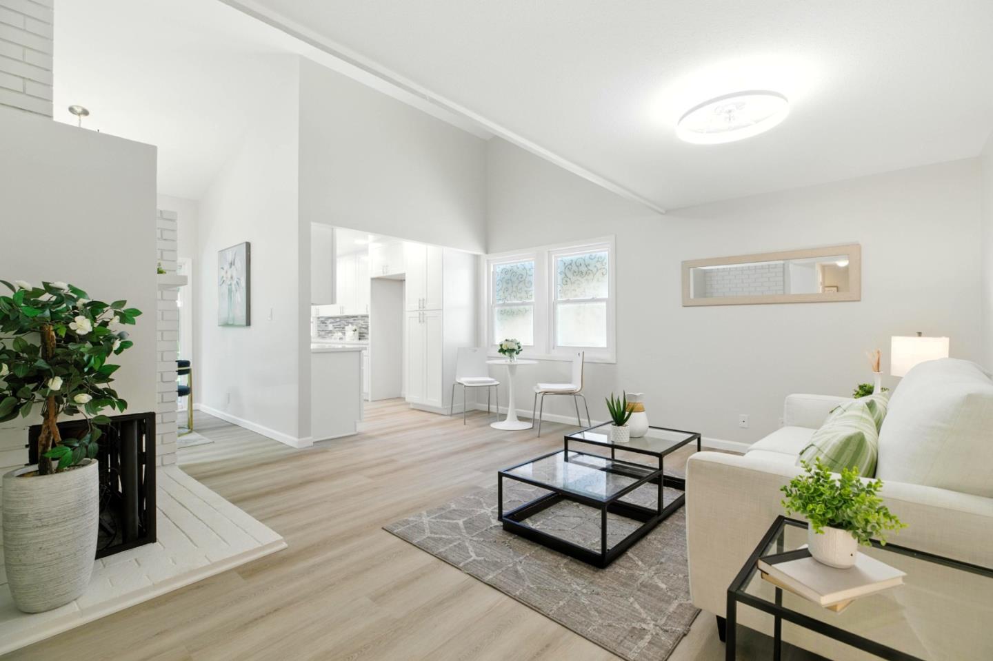 266 El Portal Way
