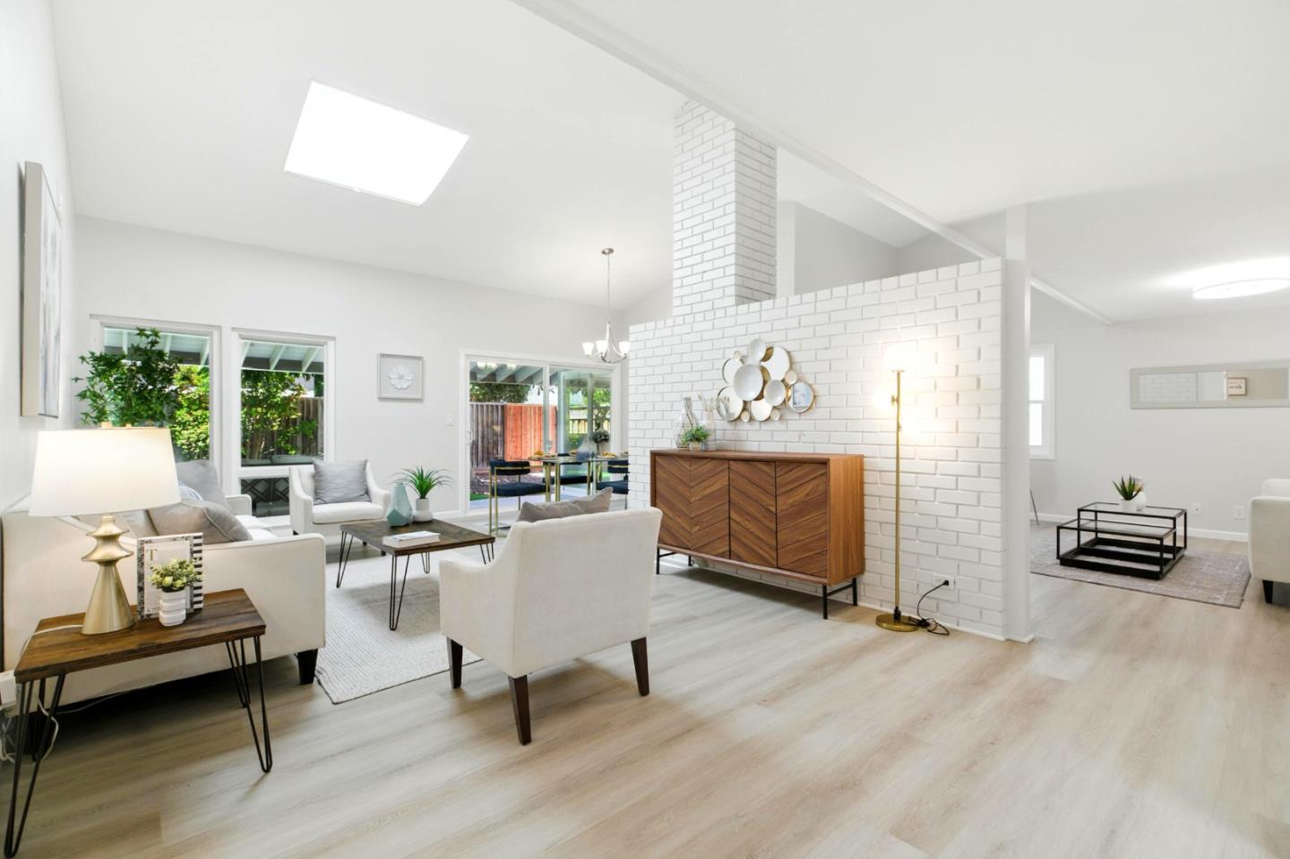 266 El Portal Way