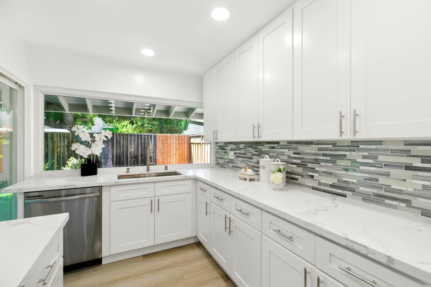 266 El Portal Way
