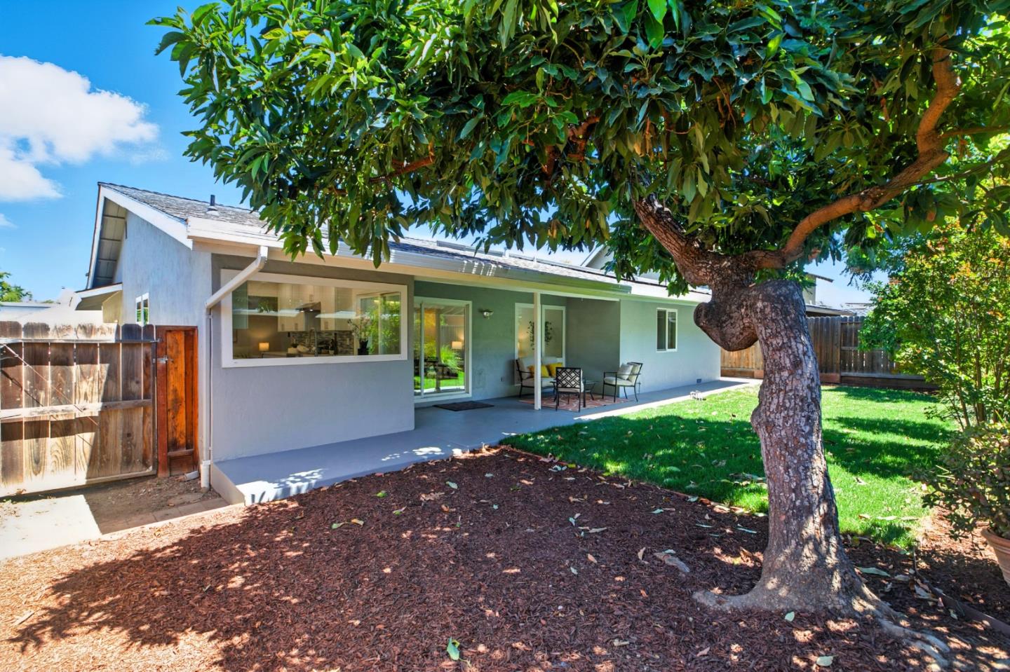 266 El Portal Way
