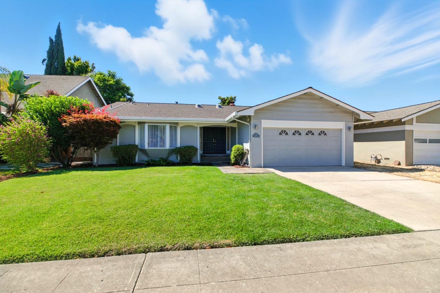 266 El Portal Way