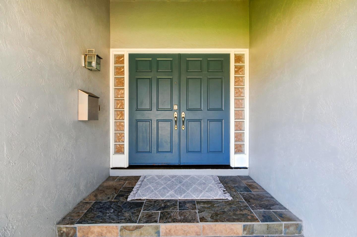 266 El Portal Way