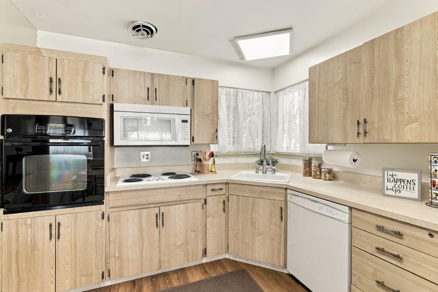 3039 Seyferth WAY