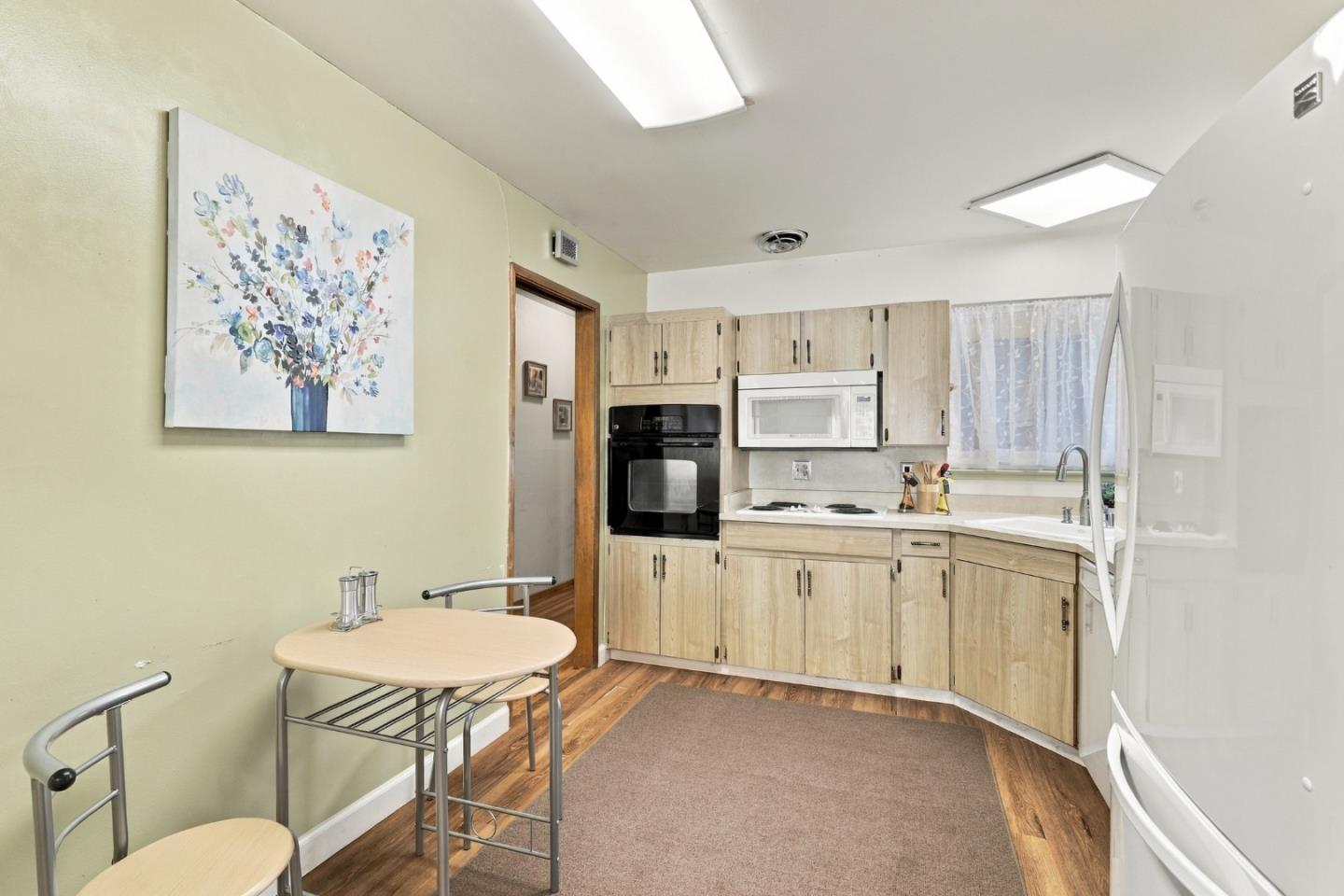 3039 Seyferth WAY