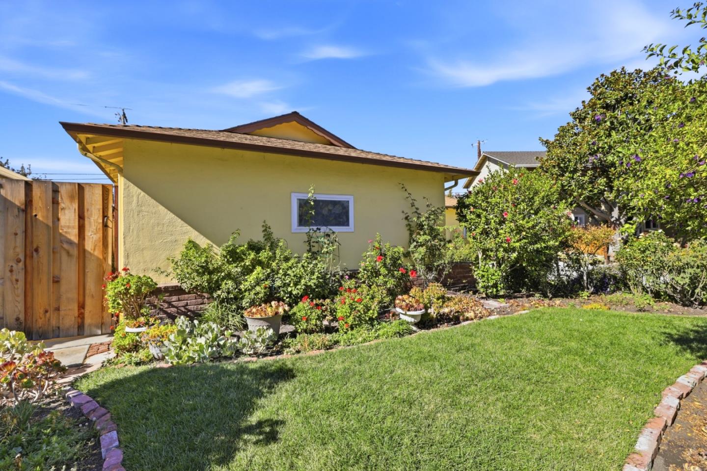 3039 Seyferth WAY