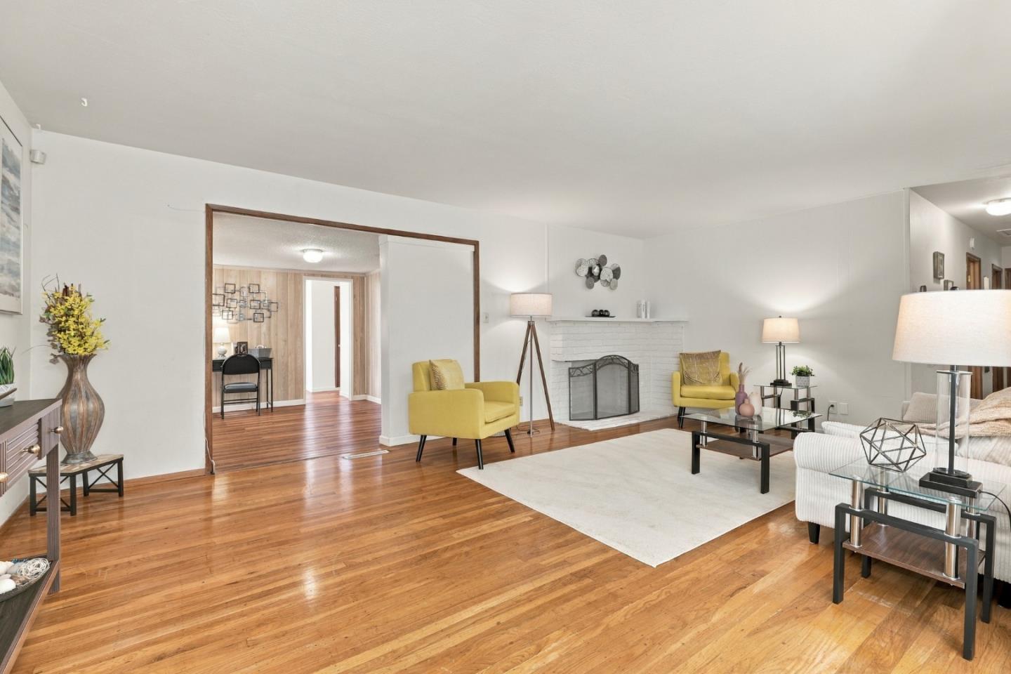 3039 Seyferth WAY
