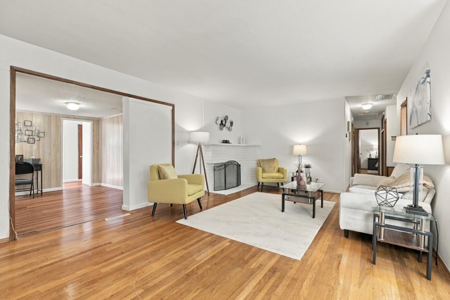 3039 Seyferth WAY