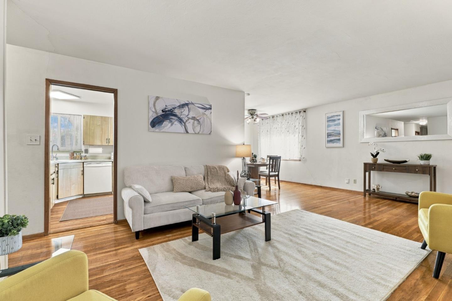 3039 Seyferth WAY