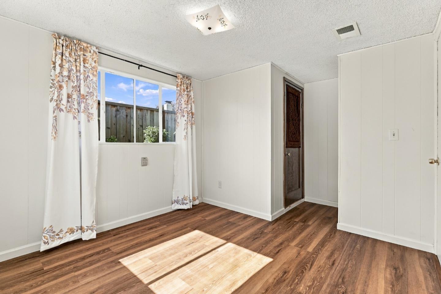 3039 Seyferth WAY